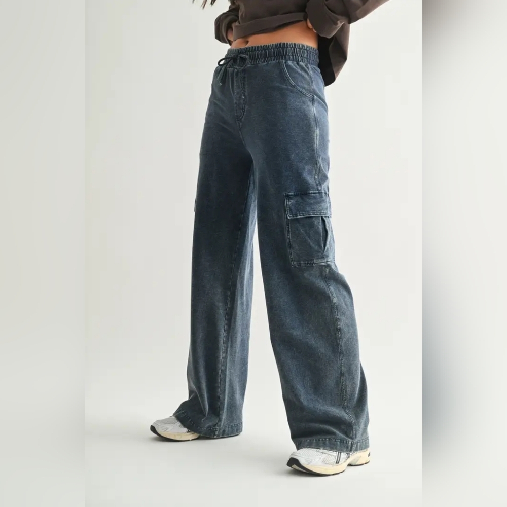 Mineral Wash Wide Leg Cotton Cargo Pants - Picture 2 of 4
